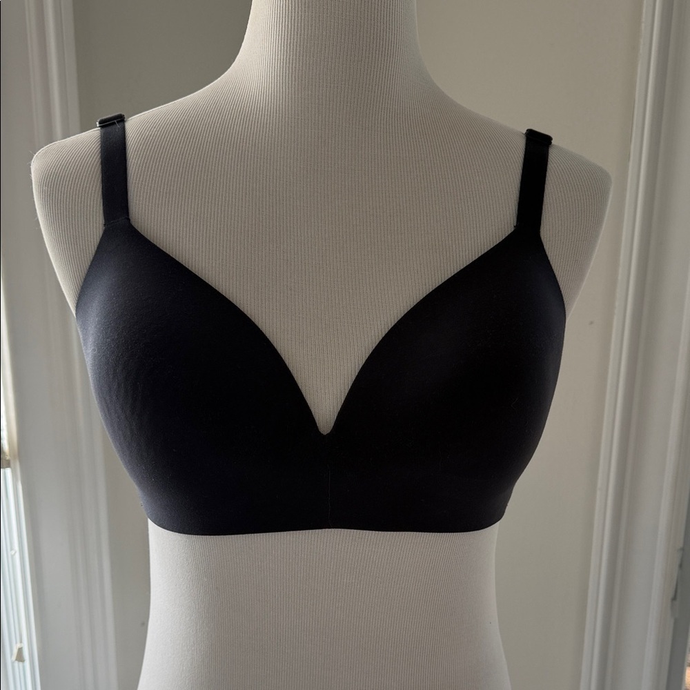 Tommy John Second Skin, Lightly Lined Wireless Black Bra, 36C, EEUC